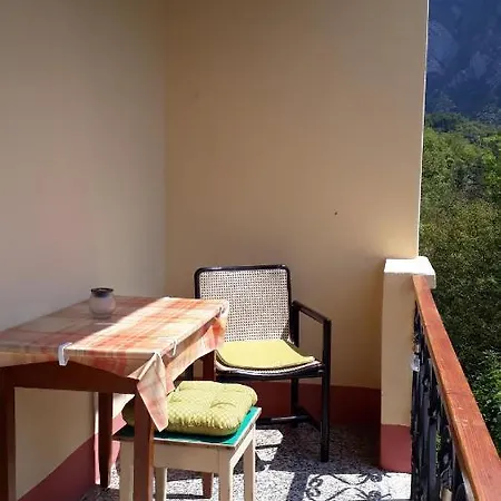 Peaceful Old House בית נופש *