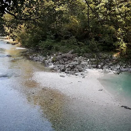 Peaceful Old House Dom wakacyjny Bovec