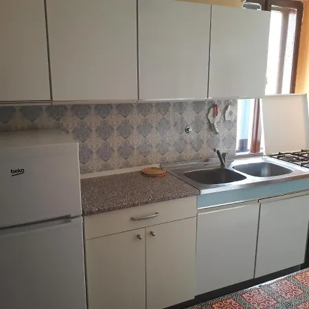 Peaceful Old House בית נופש *