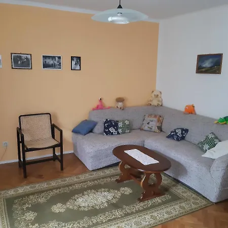 Peaceful Old House * בובק